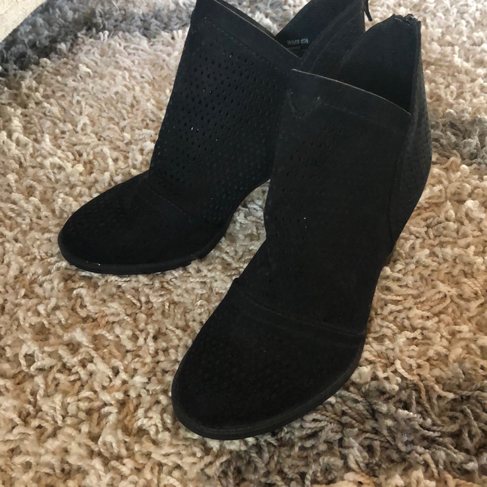 Black boots